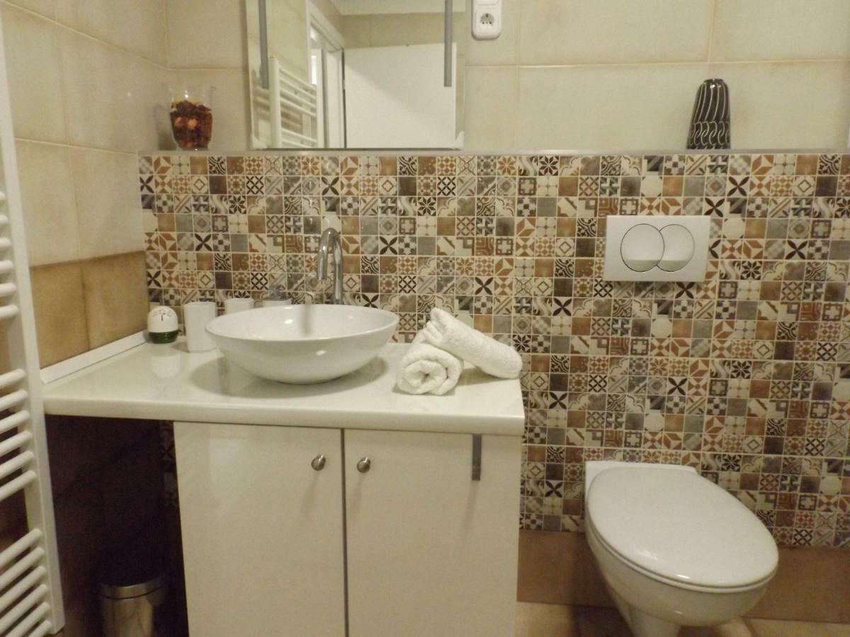 Vitalis Apartman Eger Exterior foto