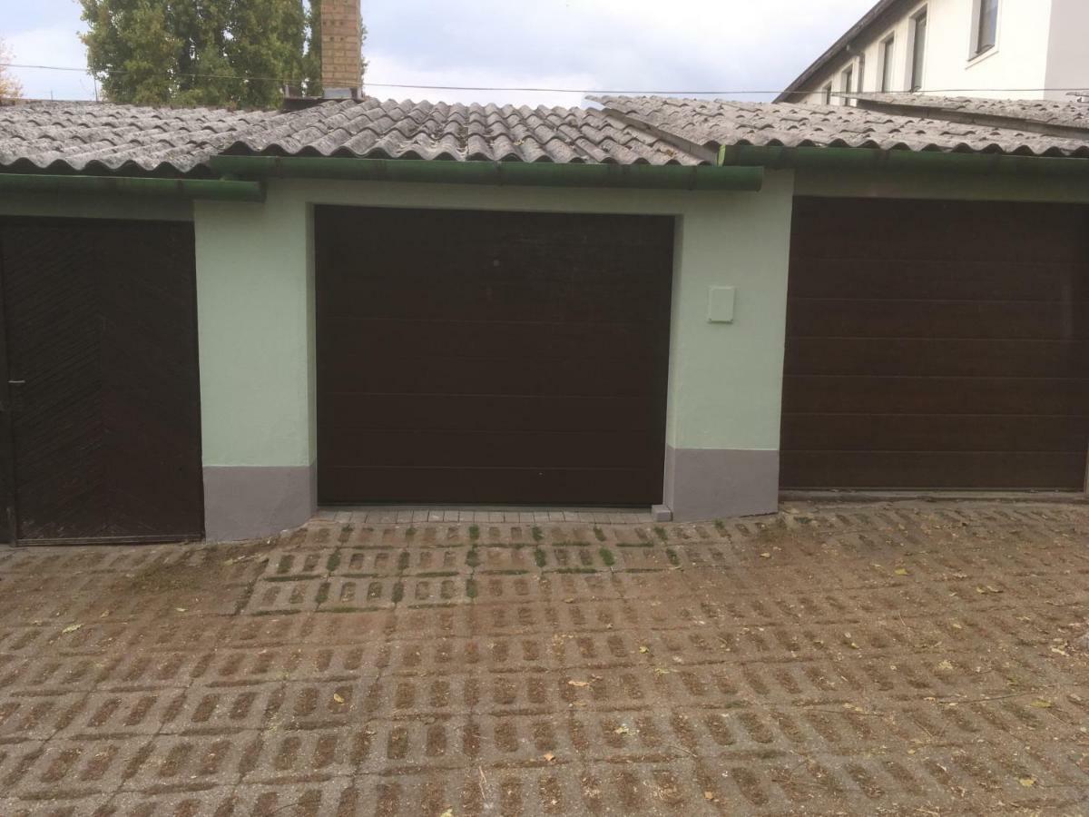 Vitalis Apartman Eger Exterior foto