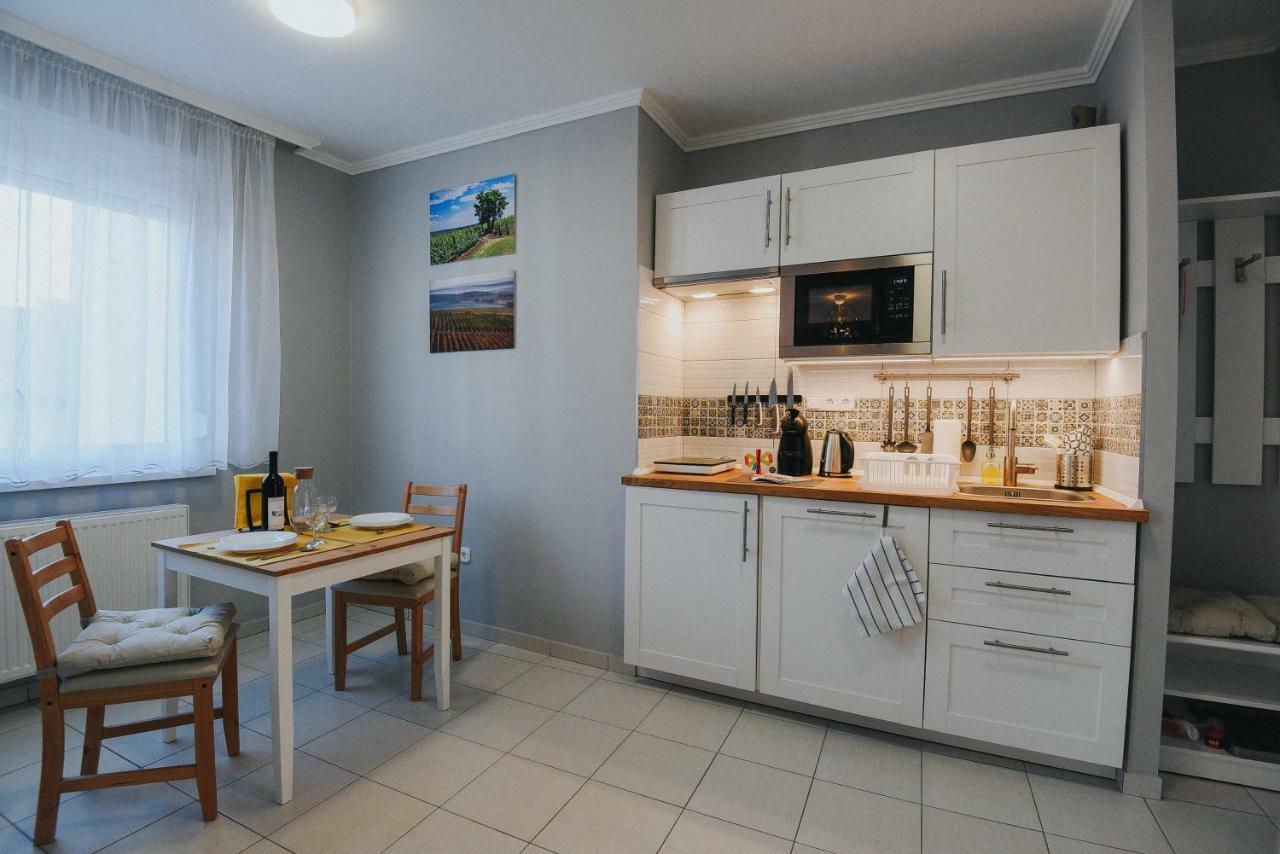 Vitalis Apartman Eger Exterior foto